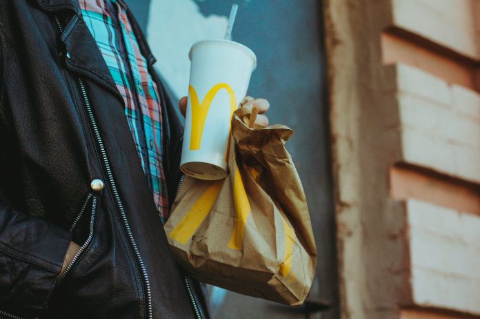 Kartonnen rietjes McDonald’s zijn dan toch niet recycleerbaar