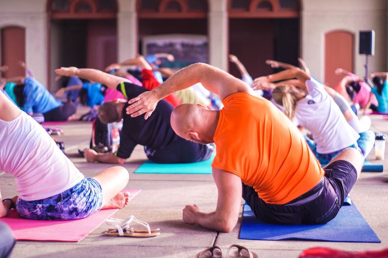 ‘Yoga on the go’ lokt pendelaars in Antwerpen-Centraal