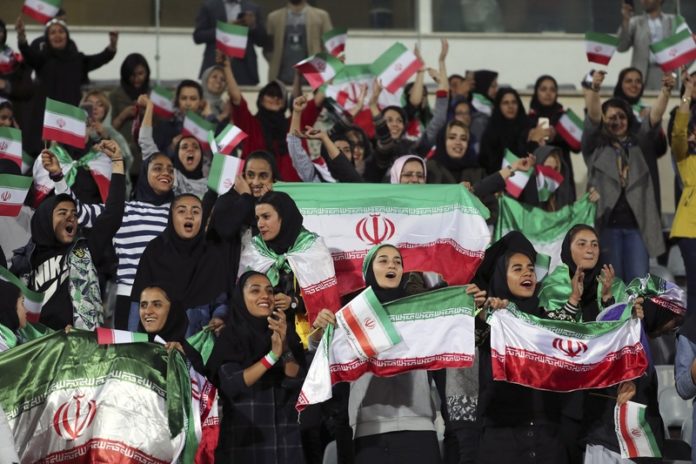 Iran gaat vrouwen toelaten in stadions voor internationaal voetbal
