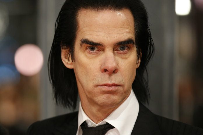 Nick Cave komt terug naar België voor een babbel