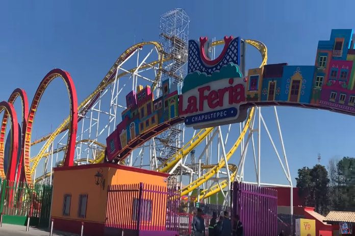 BIZAR. Twee mannen komen om het leven tijdens ritje in rollercoaster