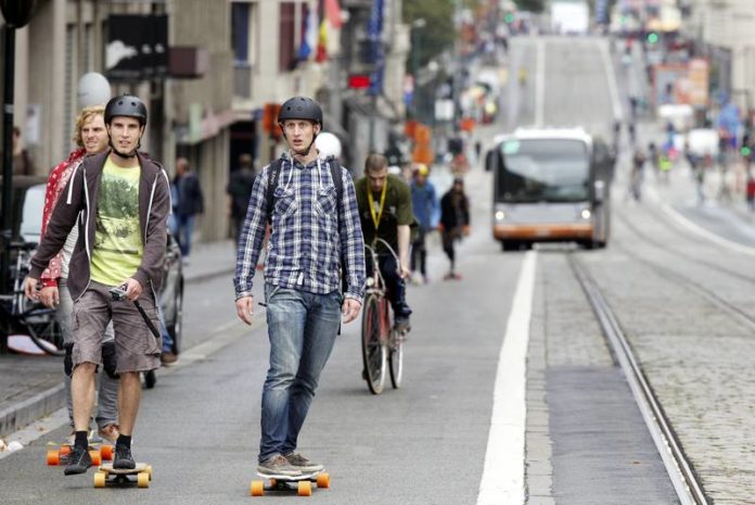Deze zondag laat je je auto beter op stal