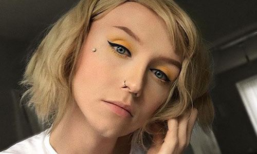 Transvrouw krijgt ongewenste dickpic van engerd. Dus stuurt ze er gewoon eentje terug! (foto’s)