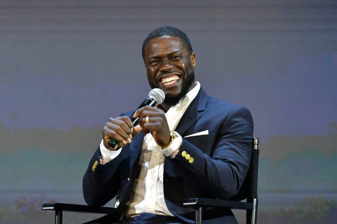 Kevin Hart weer aan de slag na crash