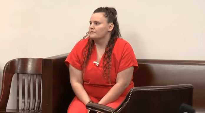 Vrouw zwanger van 11-jarige jongen waarop ze moest babysitten