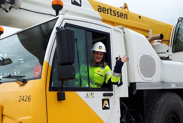 I love my job: kraanbediende Debora Heirman