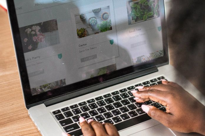 Standaard aangevinkt selectievakje voor cookies is onvoldoende
