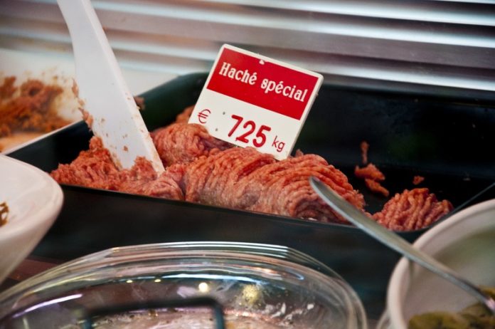 Onderzoekers ruziën over gezondheidsrisico’s van rood vlees