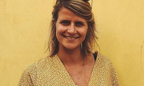 WOOPS: Poserende Eva Daeleman ziet dit ‘pikant’ detail over het hoofd (foto)