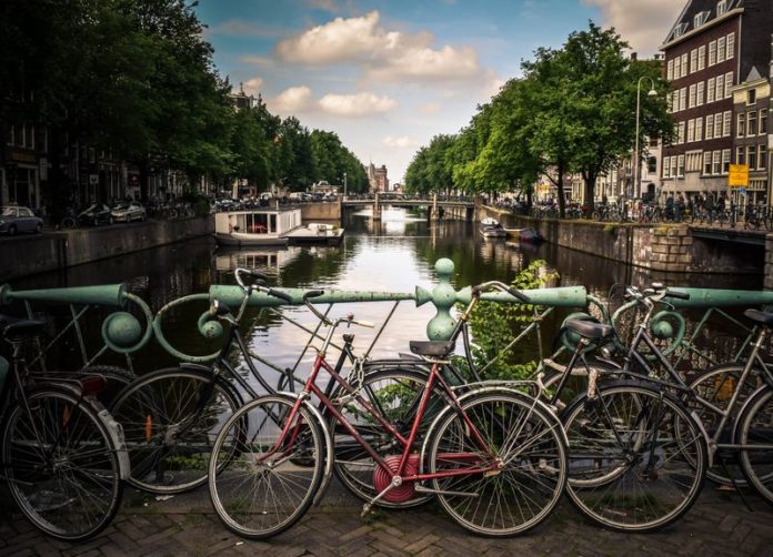 Amsterdam wil gratis openbaar vervoer voor kinderen in weekend