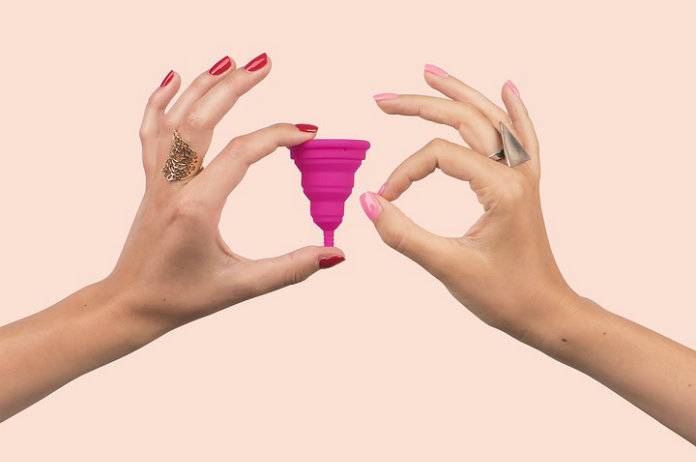 Over je menstruatie praten op de werkvloer? Een man op drie vindt het onprofessioneel