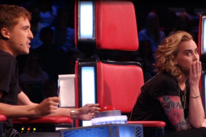 ‘The Voice Holland’-coaches Anouk en Lil’ Kleine kunnen niet door één deur