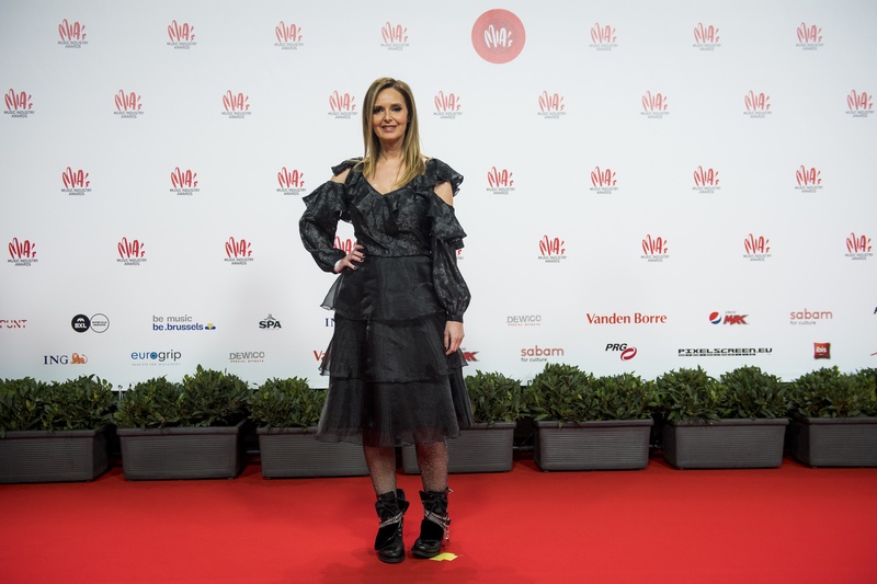 Isabelle A boos op VTM na onverwacht chocoladebad: “De volgende dag zat er nog chocola in mijn oren”