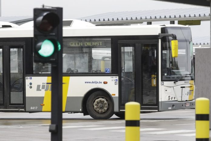 Staking De Lijn zorgt in heel Vlaanderen voor hinder: “Reiziger weer het slachtoffer van malaise”