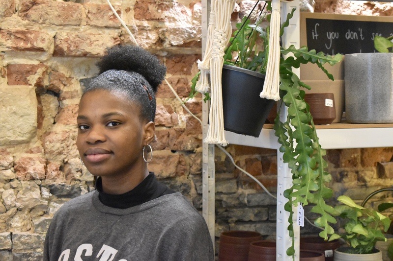 Pendelaar Eunice: “Mooie schoenen maken of kraken je outfit”