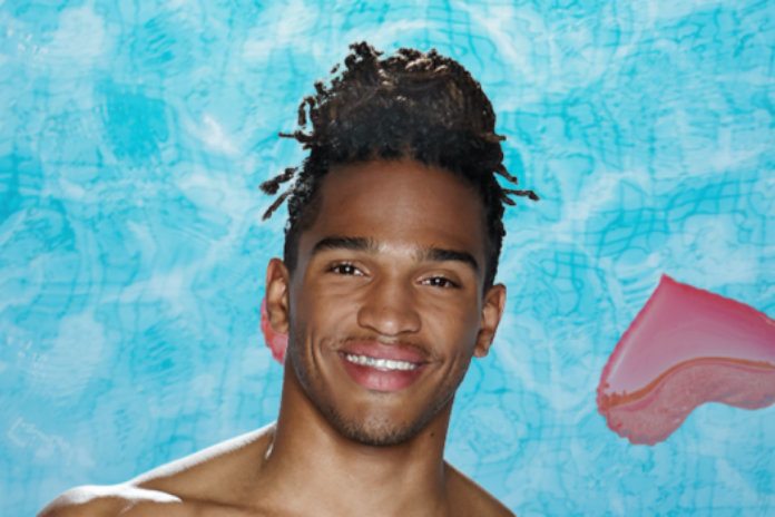 Martin van ‘Love Island’ samen met deze deelneemster van ‘Ex on the Beach’