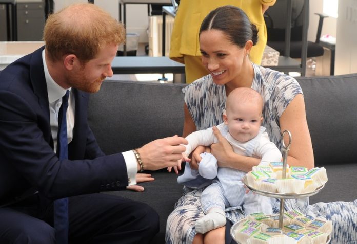Dit is de eerste kerstkaart van Harry, Meghan en baby Archie