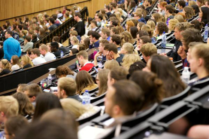 Jongvolwassenen ervaren hoge prestatiedruk