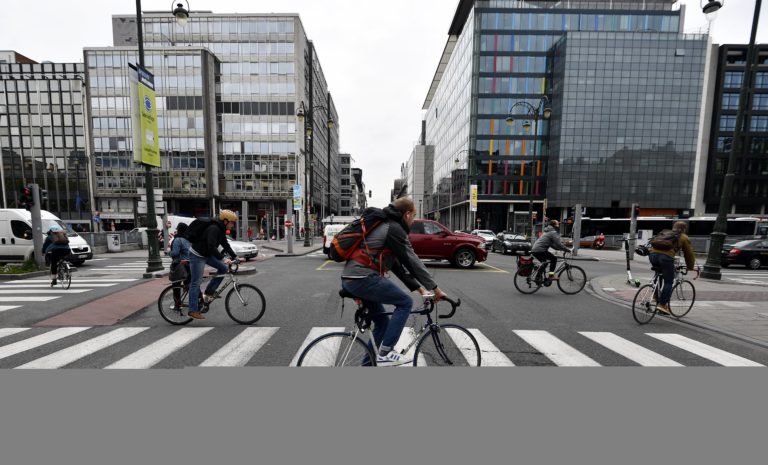 Nieuw type verkeerslichten voor fietsers voor het eerst geïnstalleerd