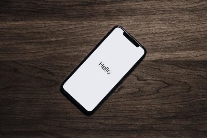 BIZAR. Jongeman ontkomt aan de dood dankzij Siri