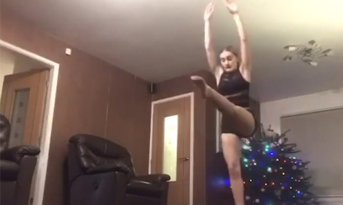 GRUWELIJK: Jonge danseres wil tonen wat ze kan. Maar dan gaat het stévig fout! (video)