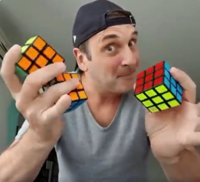 VIDEO. Man gaat viraal met “magische” jongleertruc