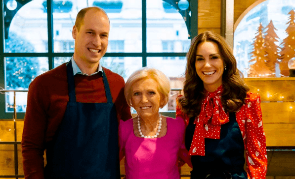 William en Kate doen een (kook)boekje open in ‘A Berry Royal Christmas’