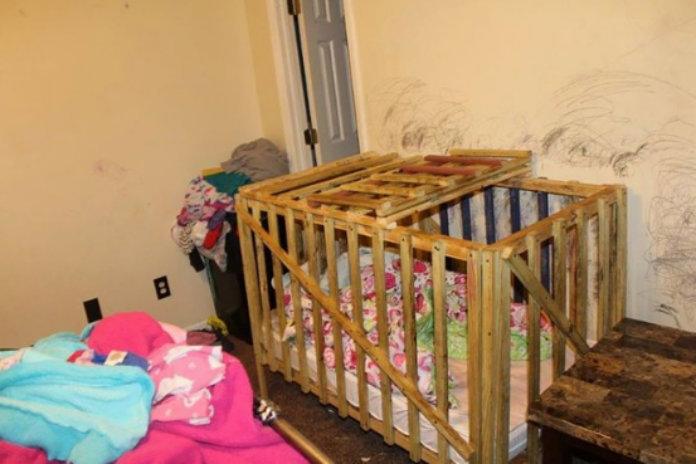 Amerikaanse horrorfamilie sluit kinderen op in kooien