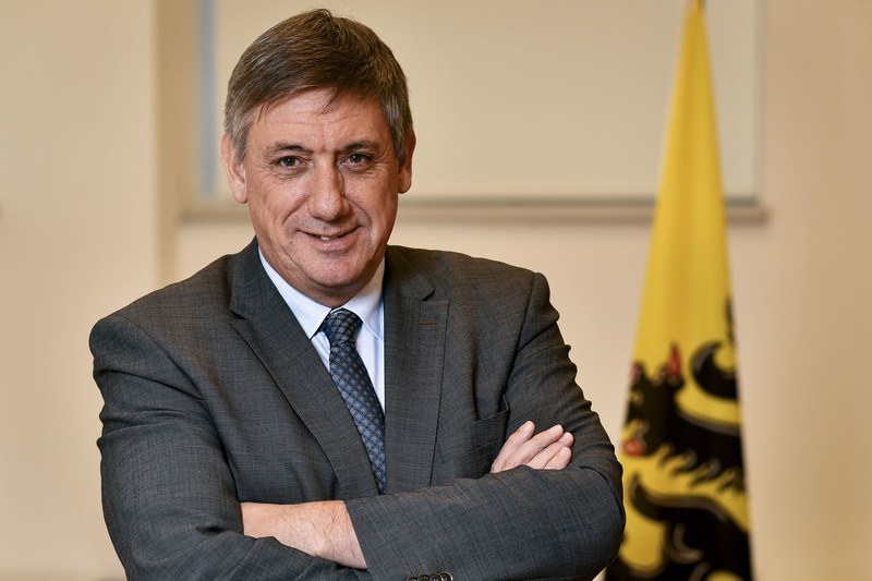 Schone lei op alle fronten voor Jan Jambon: in de regering én in de liefde met nieuw huwelijk