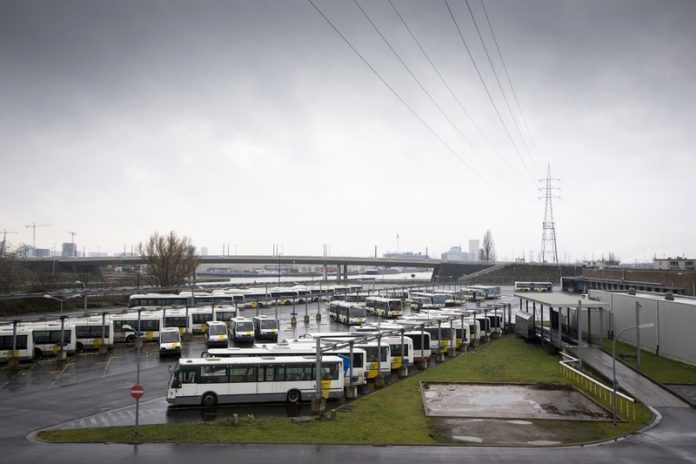 Eerste dag solden in Antwerpen ernstig verstoord door staking De Lijn