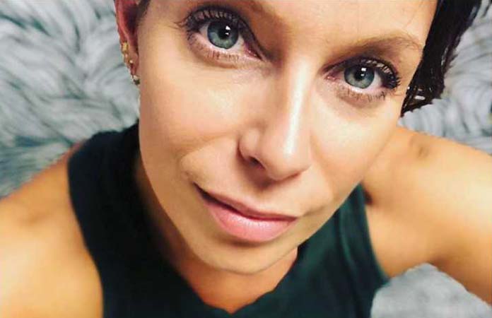 Evy Gruyaert genekt door vervelende aandoening: “Kon zelfs niet naar mijn eigen tv-programma kijken”