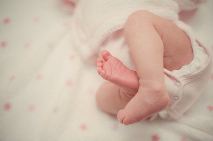 BIZAR. Poolse baby wordt geboren met 3,2 promille alcohol in bloed en overlijdt 3 weken later