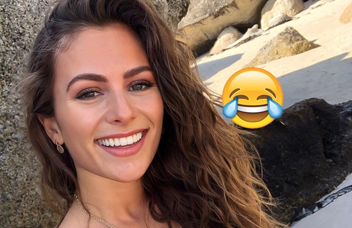 Toeriste maakt selfie, maar dan beseft ze wat er gebeurt op de achtergrond…