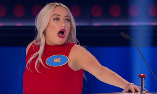 VIRAAL: ‘Dom antwoord’ tijdens tv-show levert deze dame 10.000 dollar aan gratis kip op (video)