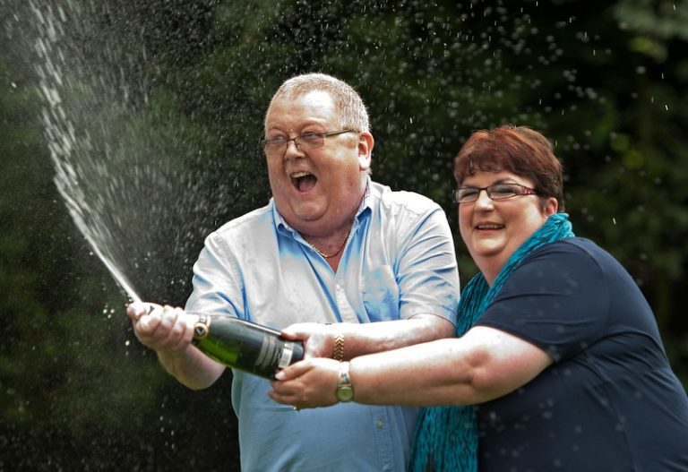 EuroMillions-winnaar geeft extravagant feestje vanuit het graf