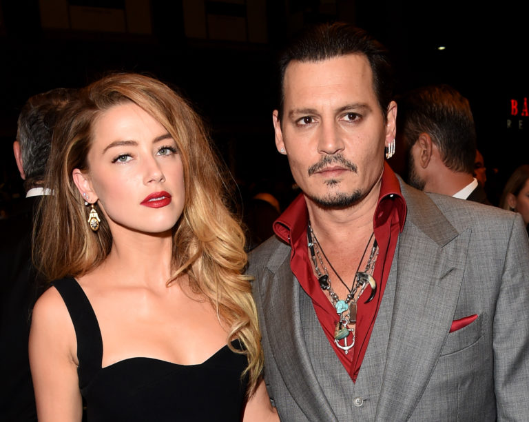 Johnny Depp stuurde agressieve sms’jes: “Ik wil Amber verdrinken en verbranden”