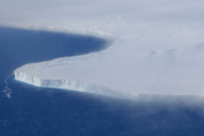 ‘Doomsdaygletsjer’ staat op het punt in zee te storten