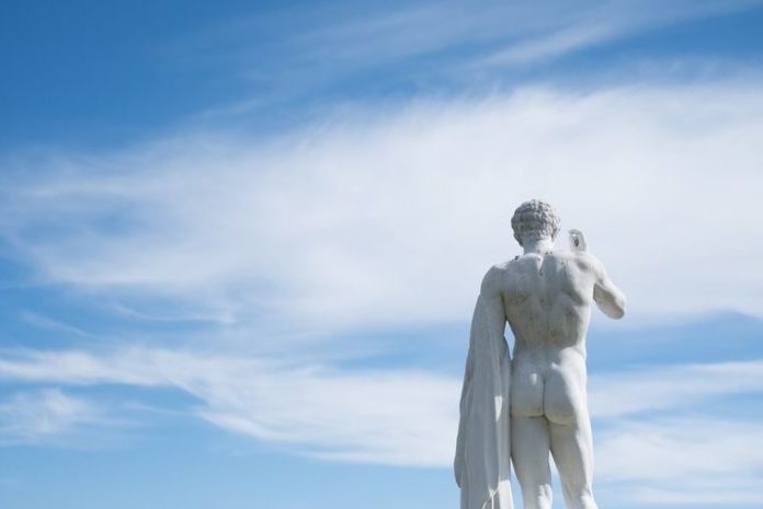 Daarom hebben Griekse standbeelden een kleine piemel