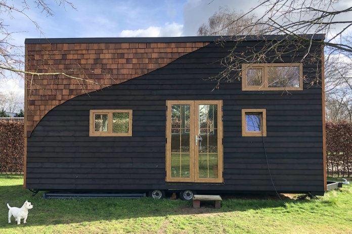 Yasna woont in een tiny house: “Het is een realitycheck”