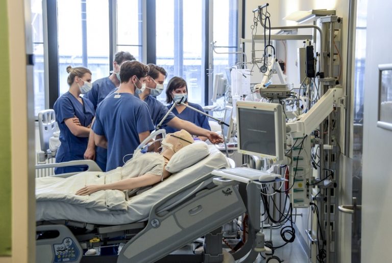 Dit gekke voorwerp wordt door ziekenhuis als beademingsapparaat gebruikt