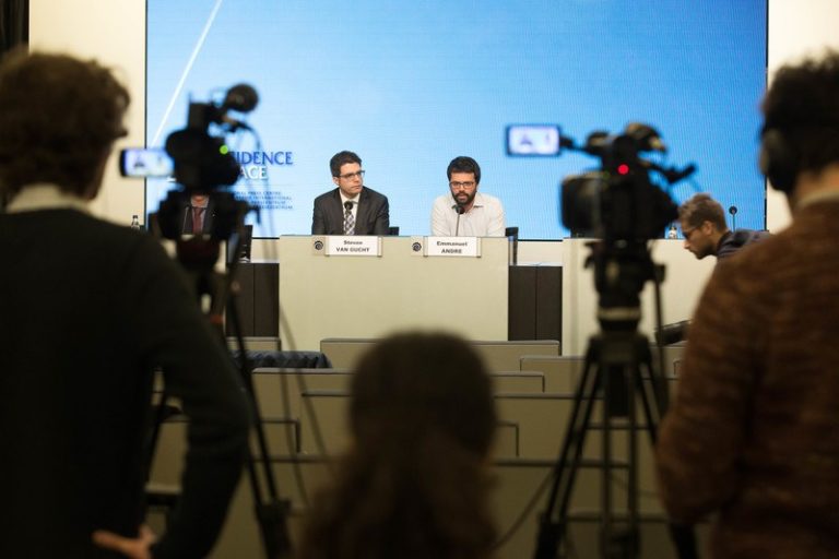 Aantal besmettingen en doden loopt verder op, Vlaanderen neemt bijkomende maatregelen