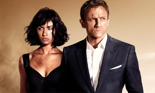 Ook deze beroemde ‘Bondgirl’ test positief op coronavirus: “Neem dit ernstig!” (foto’s)