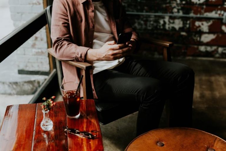 Nieuwe trend: drink met je vrienden dankzij het e-peritief