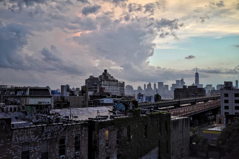 Amerikaan fikst date in quarantaine met behulp van drone