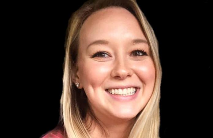 Vrouw stuurt foto van haar ‘decolleté’ naar opdringerige man, maar niets is wat het lijkt…