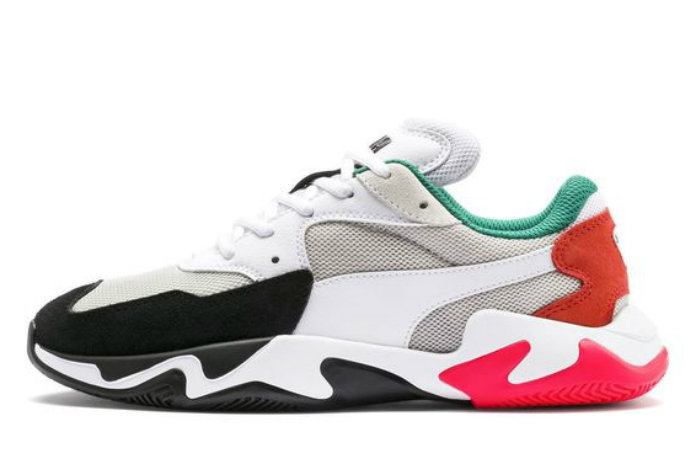 Lijken deze schoenen van Puma op Hitler of niet?