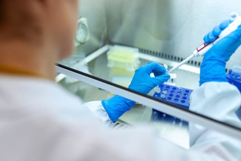 China test vaccin tegen coronavirus bij mensen
