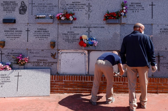 Spanje overschrijdt de trieste kaap van 10.000 doden