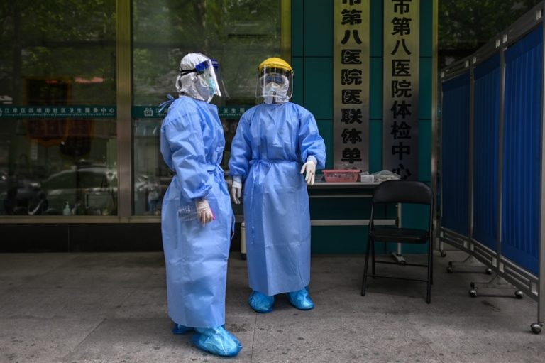 China geeft toe: “In Wuhan vielen veel meer doden”