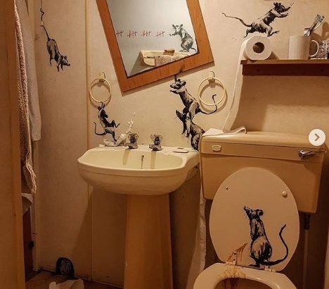 Zo ziet het eruit als graffitikunstenaar Banksy thuiswerkt